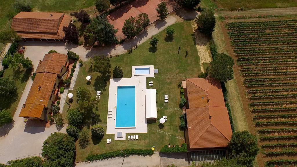 Tenuta Lamborghini Golf & Resort Panicale Buitenkant foto